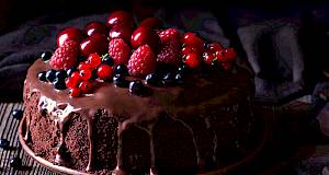 Sočna i ukusna čokoladna torta