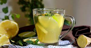 Topla voda s limunom i medom - jednostavan napitak koji liječi