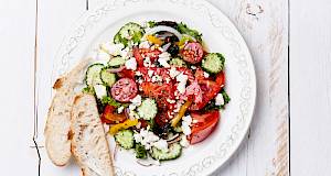 Salata s krastavcima i rajčicom