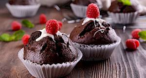 Čokoladni muffini s malinama