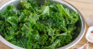 Salata od kelja i badema: Hrskavi užitak pun zdravlja