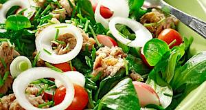 Salata od radiča, graha i zelene salate