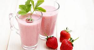 Smoothie od jagoda i kokosa