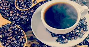 Tri šalice kave dnevno usporavaju Alzheimerovu bolest