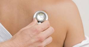 Bolovi u prsima - što može biti uzrok?