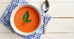 Pripremite juhu od rajčice i češnjaka za borbu protiv raka prostate!