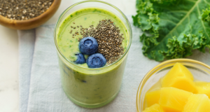 Smoothie od kurkume, ananasa i kelja