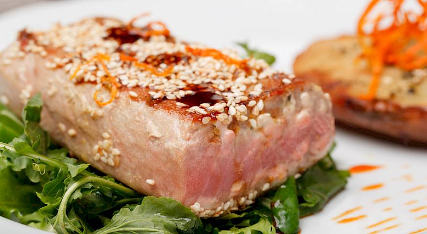 Tuna steak, marinated tuna, Dalmatian tuna specialties, Dalmatian seafood, www.zadarvillas.com