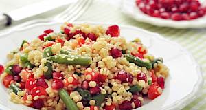 Salata od quinoe i cherry rajčica