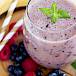 Smoothie od banane, šumskog voća i cimeta
