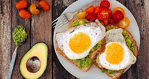 Zašto su jaja za doručak bolji izbor od žitarica?