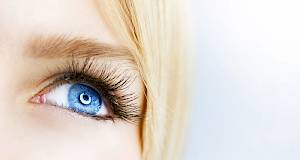 Jeste li znali da žene s plavim očima bolje podnose porod, a one s tamnim očima bolje igraju tenis?