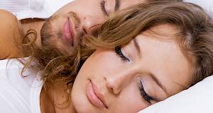 Zašto je zdravo spavati s partnerom?