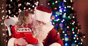 Jeste li se ikada zapitali kako djeca doživljavaju Djeda Božićnjaka?