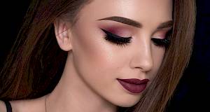 Burgundy make up