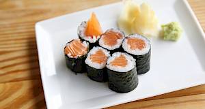 Jednostavan sushi s tunom