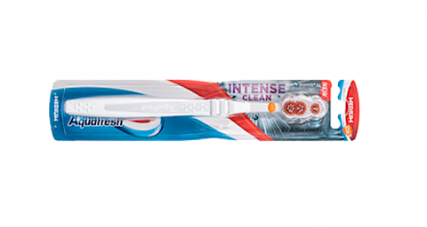 Aquafresh Intense Clean četkica