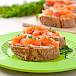 Bruschette s dimljenim lososom