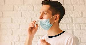 Korištenje hipertonične otopine za ispiranje nosa može smanjiti rizik prijenosa koronavirusa?