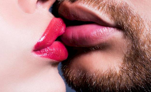 Oralni seks dugine boje igra šminka