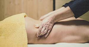 Limfna drenaža popularna je masaža među poznatima - djeluje li zapravo?