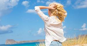 5 vitaminskih savjeta kako oporaviti kosu nakon sunca i mora