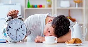 Zašto su ljudi koji za buđenje koriste alarm kronično umorni?