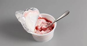 Prestanite izlijevati vodenastu tekućinu iz jogurta, evo i zašto