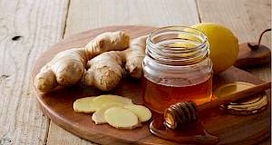 Istina ili mit - pomaže li med stvarno kad nas boli grlo?