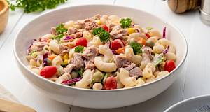 Ručak gotov u 15 minuta: Salata od tune, tjestenine i povrća