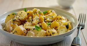 Najbolja krumpir salata: Tajna je u jednom sastojku koji sigurno ne koristite, a uvijek ga imate u hladnjaku